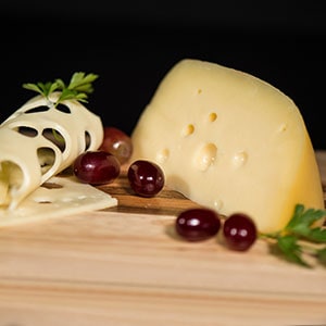 Liquid content for cheese-makers